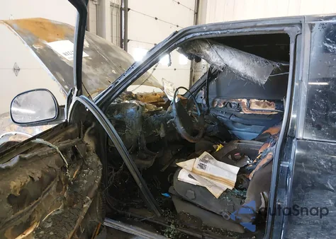 1998 Chevrolet S-10 Ls z USA, uszkodzony, nr VIN 1GCCT19WXW8193866